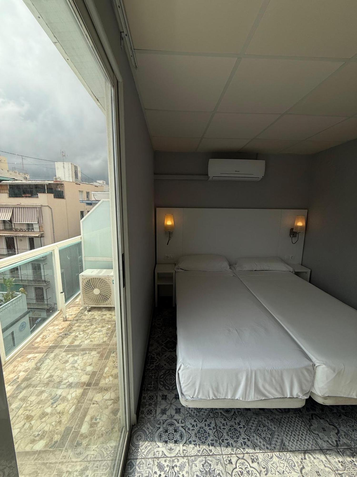 Hostal B And B Benidorm Guest house Benidorm