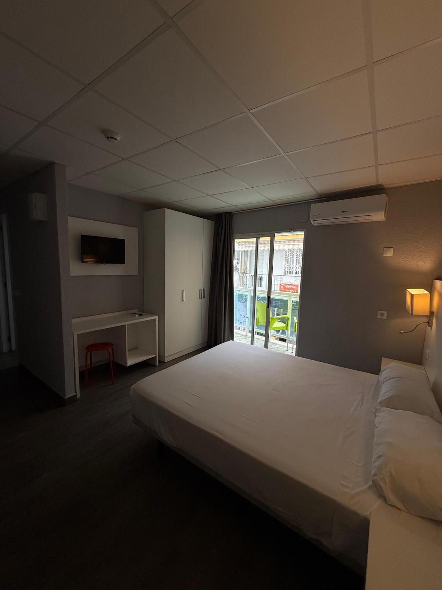 Guest house Hostal B And B Benidorm Benidorm