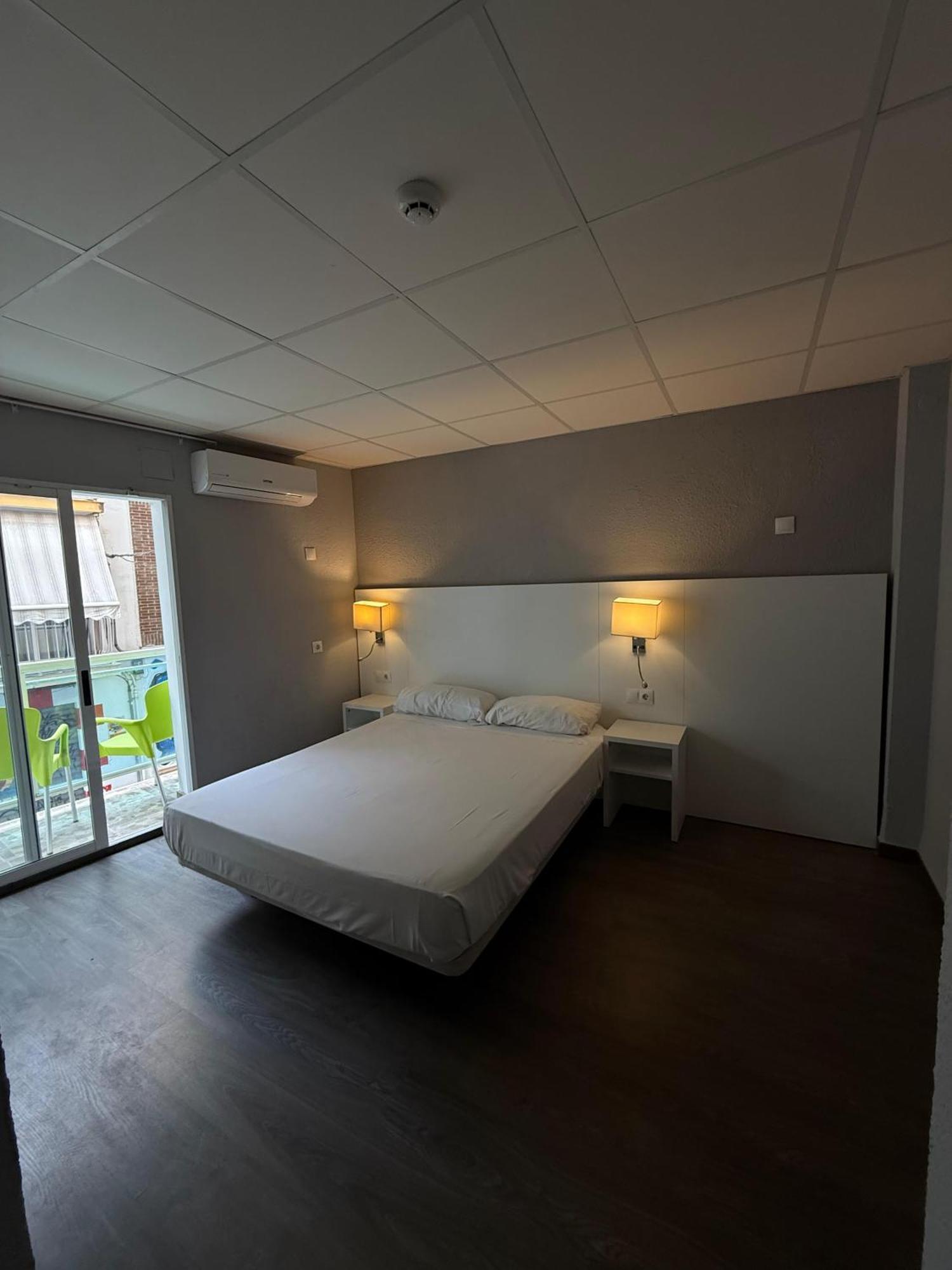 Hostal B And B Benidorm Benidorm