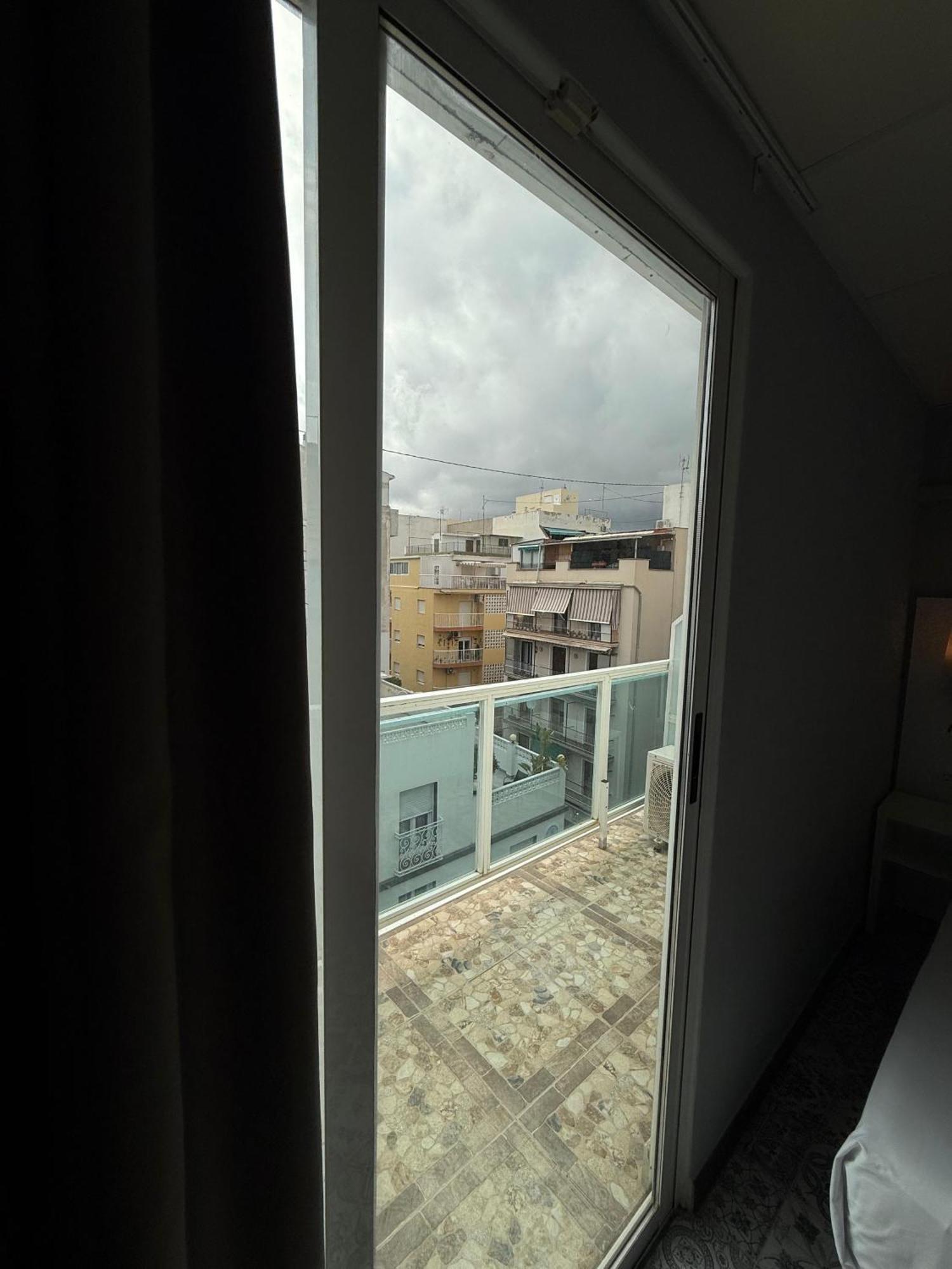 Hostal B And B Benidorm Guest house