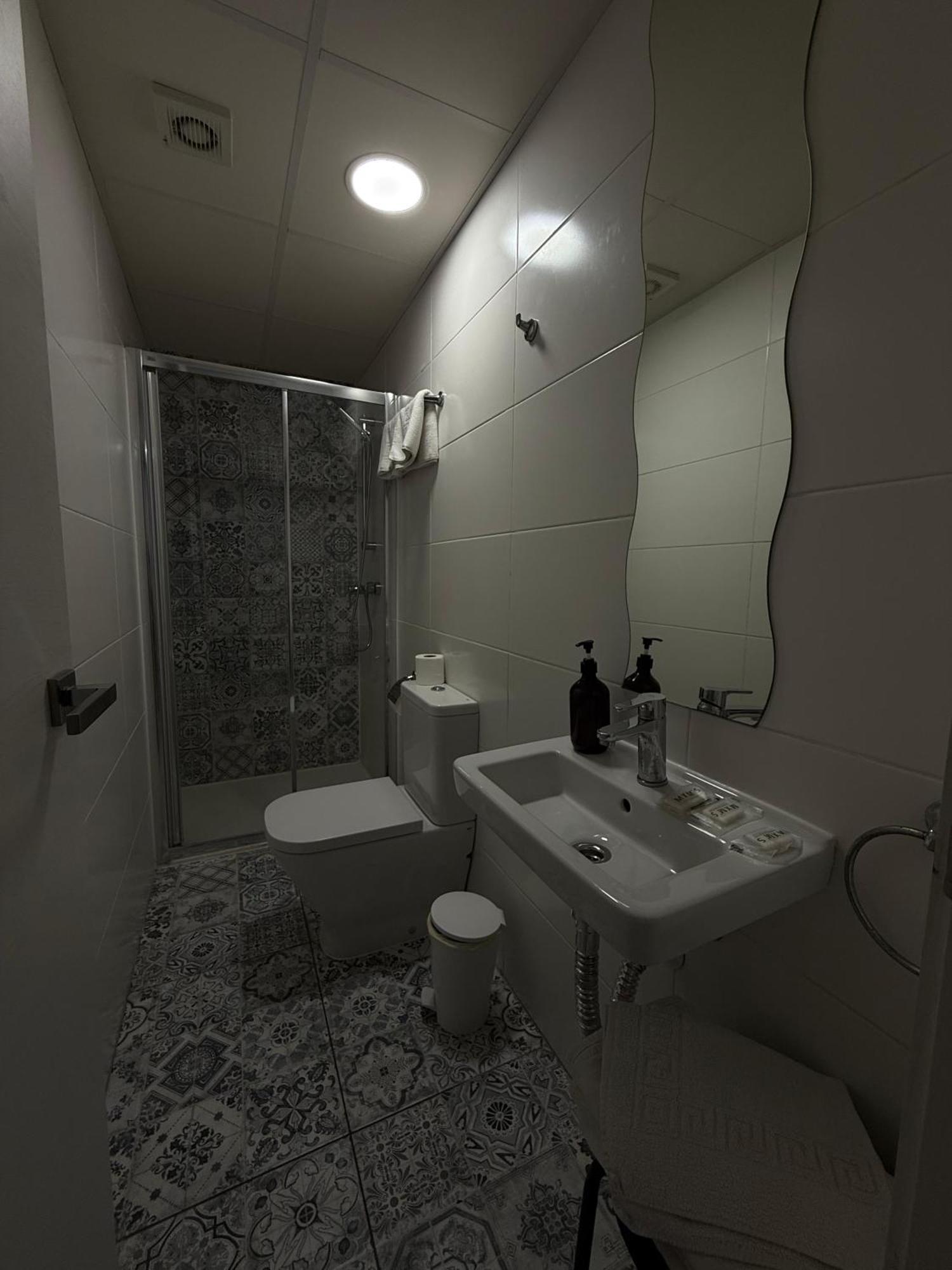 Guest house Hostal B And B Benidorm *