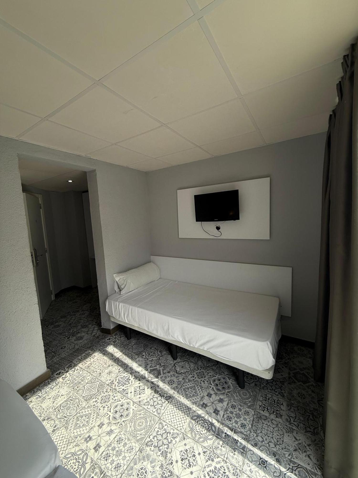 Affittacamere Hostal B And B Benidorm *